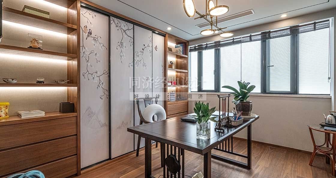 起居室：不但可以彈奏樂器，還可以閱讀學習，自得其樂。